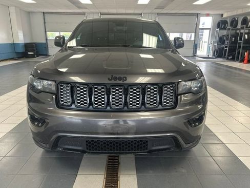 Used 2018 Jeep Grand Cherokee Altitude AWD/4WD image 2
