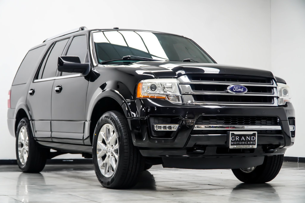 Used 2017 Ford Expedition Limited w/ Equipment Group 301A AWD/4WD image 4