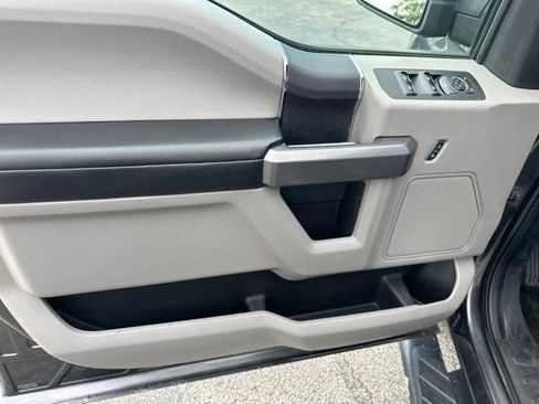 Used 2016 Ford F150 XLT AWD/4WD image 11