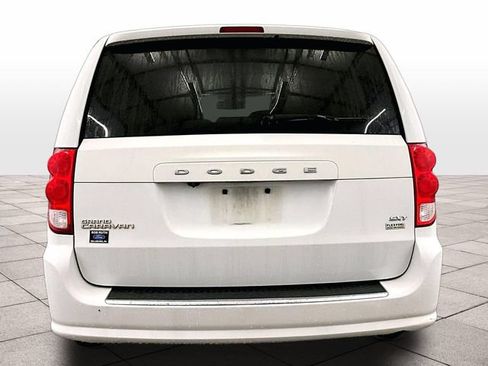 Used 2019 Dodge Grand Caravan SXT FWD image 5