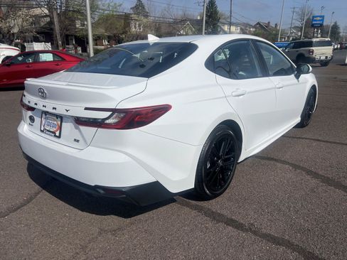Used 2025 Toyota Camry SE FWD image 7