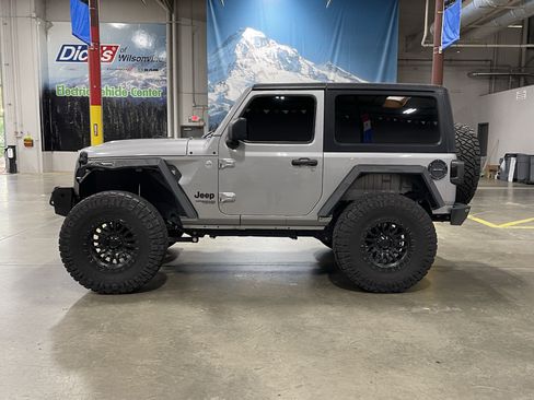Used 2021 Jeep Wrangler Sport AWD/4WD image 2