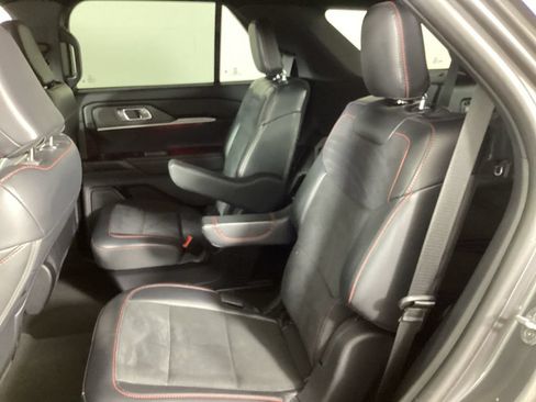 Used 2025 Ford Explorer ST AWD/4WD image 29