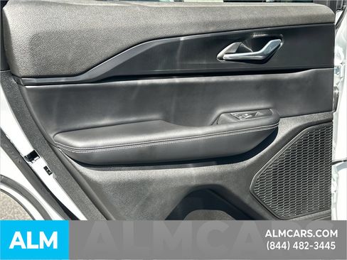 Used 2025 Jeep Grand Cherokee Altitude AWD/4WD image 24