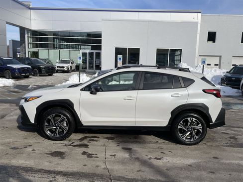 Used 2025 Subaru Crosstrek 2.0i Premium image 2