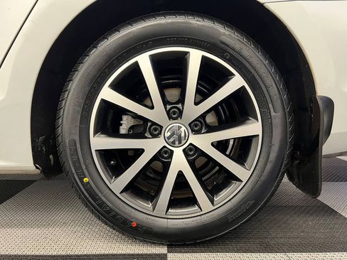 Used 2017 Volkswagen Jetta SE image 30