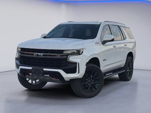 Used 2022 Chevrolet Tahoe Z71 w/ Luxury Package AWD/4WD image 2