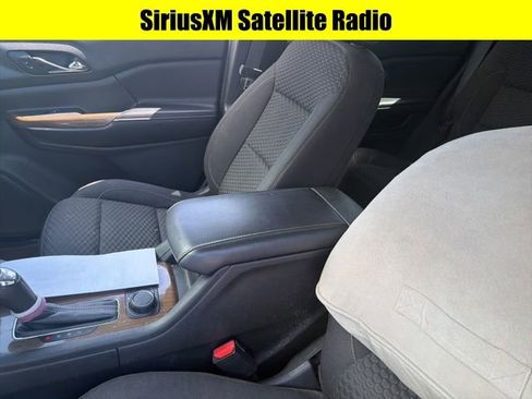 Used 2017 GMC Acadia SLE w/ Driver Alert Package I FWD image 8