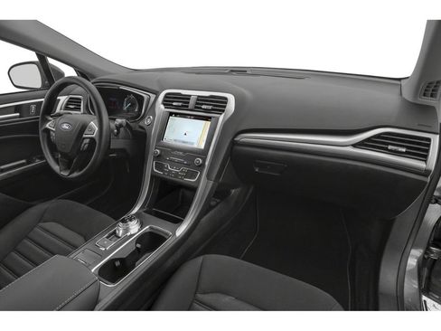 Used 2020 Ford Fusion SE w/ Equipment Group 151A FWD image 11