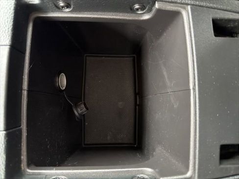 Used 2018 Jeep Wrangler Unlimited Sahara image 30