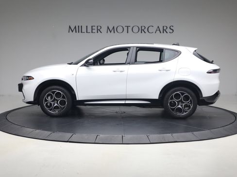 Used 2024 Alfa Romeo Tonale Ti w/ Premium Interior Package AWD/4WD image 2