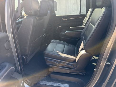 Used 2021 GMC Yukon XL Denali w/ LPO, Illumination Package image 6