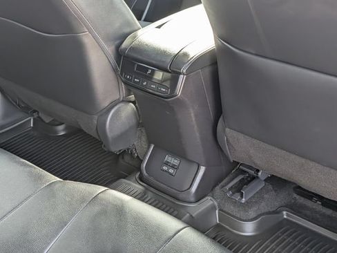 Certified 2025 Toyota Highlander XLE AWD/4WD image 35