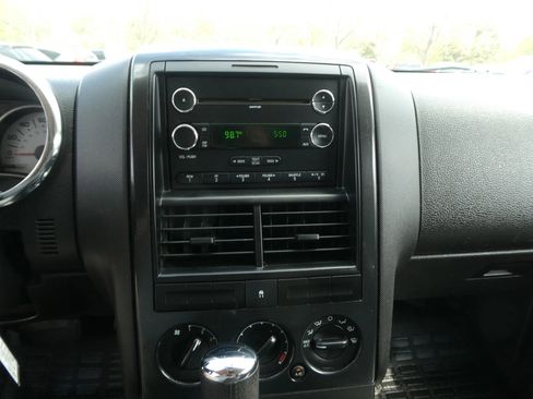 Used 2010 Ford Explorer Sport Trac XLT image 18