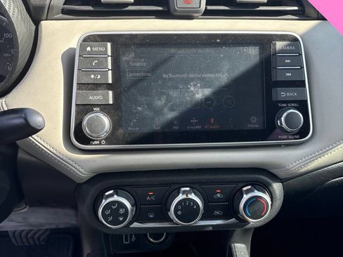 Used 2020 Nissan Versa SV w/ Trunk Package FWD image 11