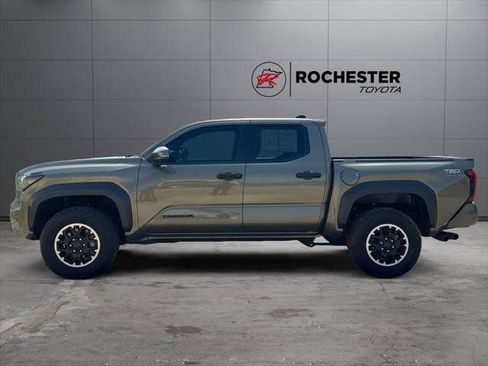 Used 2024 Toyota Tacoma TRD Off-Road w/ TRD Off Road Premium Package AWD/4WD image 33