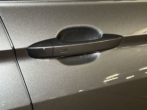 Used 2023 Volkswagen Tiguan SEL R-Line image 10