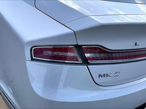 Used 2017 Lincoln MKZ Reserve w/ Luxury Package FWD image 21
