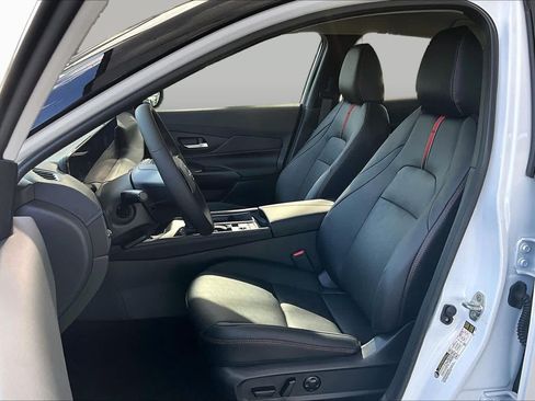 New 2026 Nissan Sentra SR w/ SR Premium Package FWD image 9