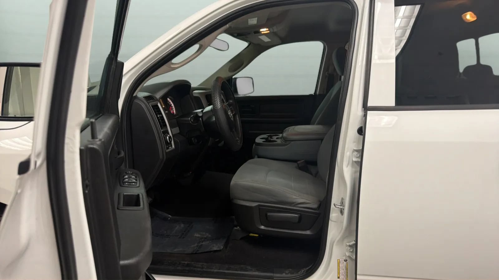 Used 2017 RAM 1500 Express w/ Express Value Package RWD image 20