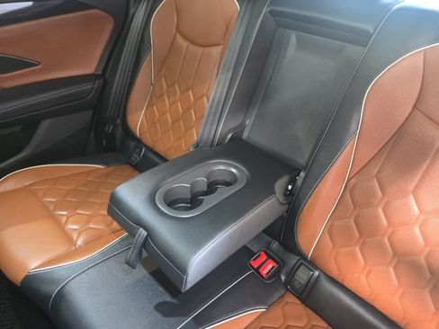 Used 2025 Volkswagen Tiguan SEL R-Line AWD/4WD image 29