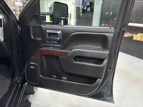 Used 2018 GMC Sierra 2500 SLT w/ Duramax Plus Package AWD/4WD image 35