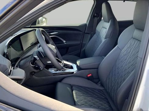 New 2026 Audi SQ5 Prestige AWD/4WD image 8