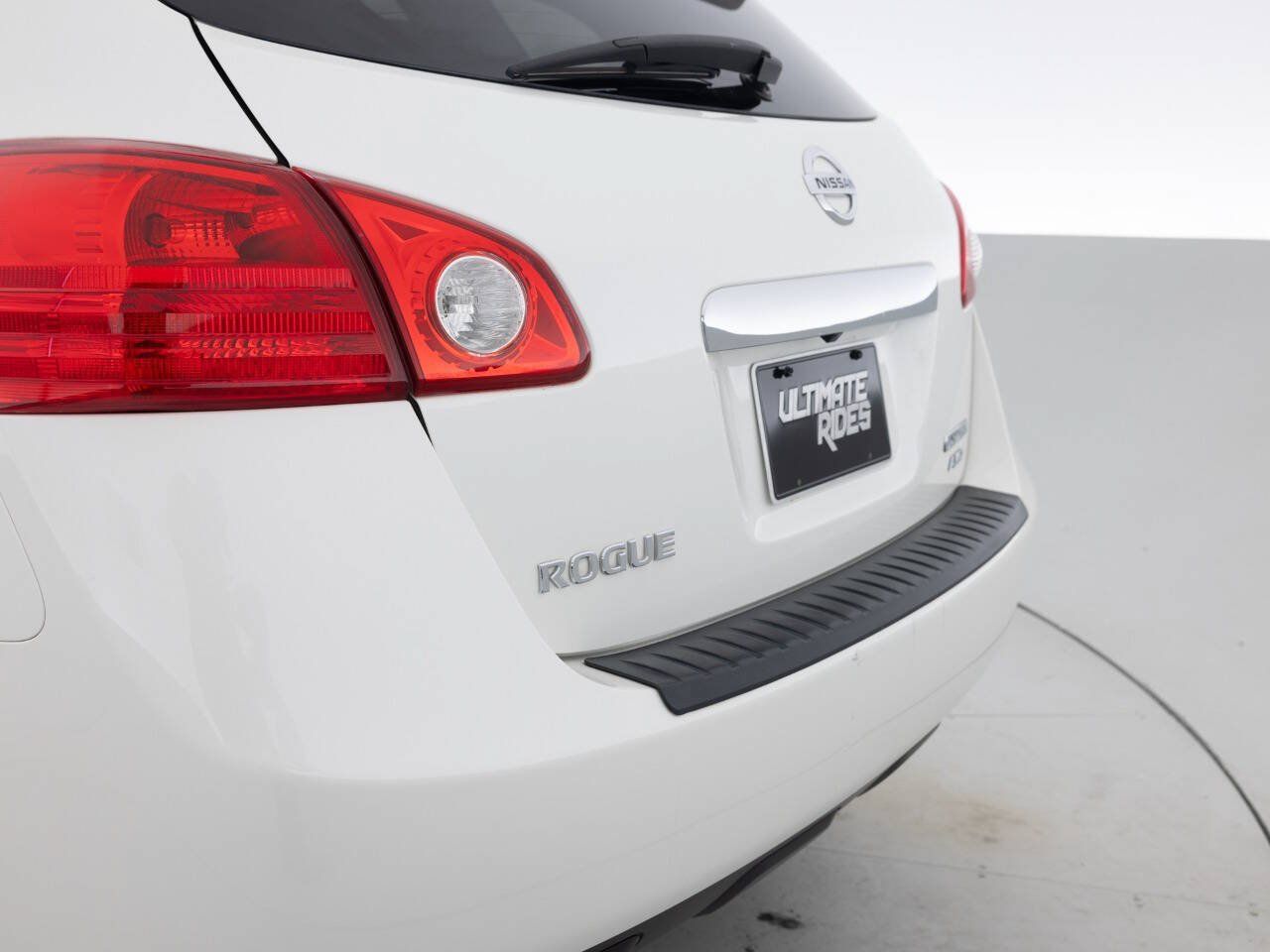 Used 2013 Nissan Rogue S w/ Special Edition Pkg AWD/4WD image 16
