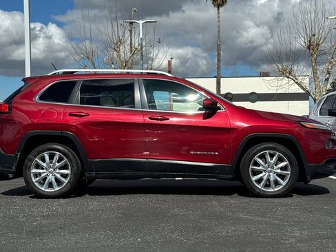 Used 2015 Jeep Cherokee Limited image 7