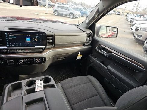 Used 2023 Chevrolet Silverado 1500 LT image 28