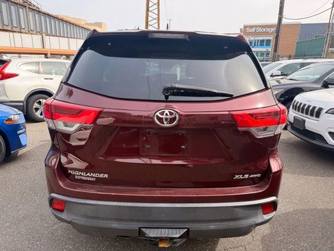 Used 2019 Toyota Highlander XLE image 6