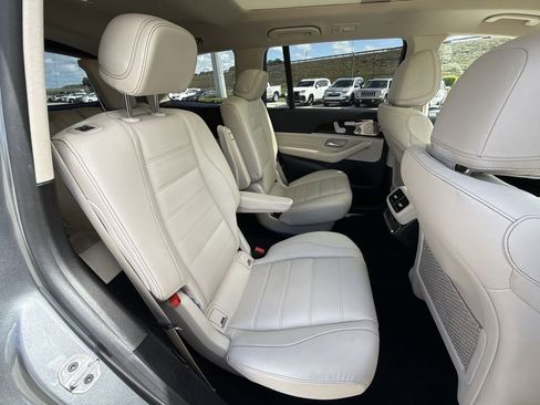 Used 2022 Mercedes-Benz GLS 580 4MATIC image 17