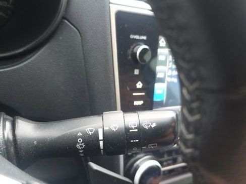 Used 2018 Subaru Outback 2.5i Premium image 19