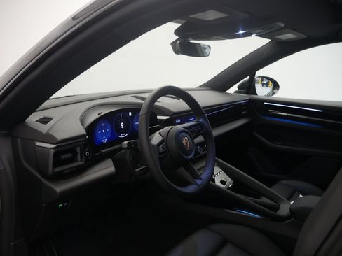 Certified 2026 Porsche Macan 4 Electric AWD/4WD image 4