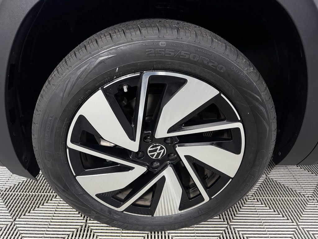 Used 2024 Volkswagen Atlas SE AWD/4WD image 11
