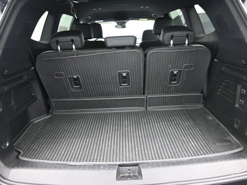 Used 2025 Buick Enclave Sport Touring w/ Power Package AWD/4WD image 10