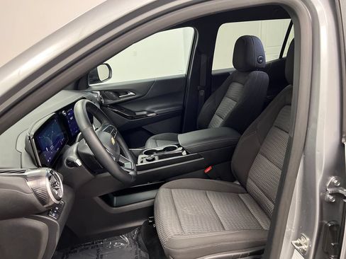 Used 2026 Chevrolet Equinox LT FWD image 11