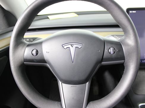 Used 2023 Tesla Model Y Long Range image 12