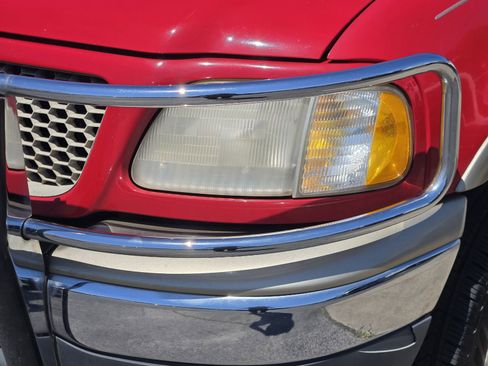 Used 2000 Ford F150 XLT AWD/4WD image 10