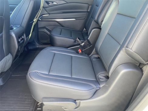 New 2026 Chevrolet Traverse LT w/ Sun and Wheel Package image 20