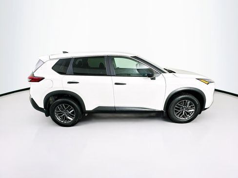 Used 2023 Nissan Rogue S AWD/4WD image 10