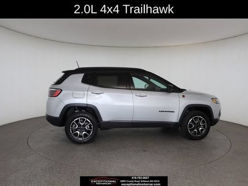 Used 2025 Jeep Compass Trailhawk AWD/4WD image 23
