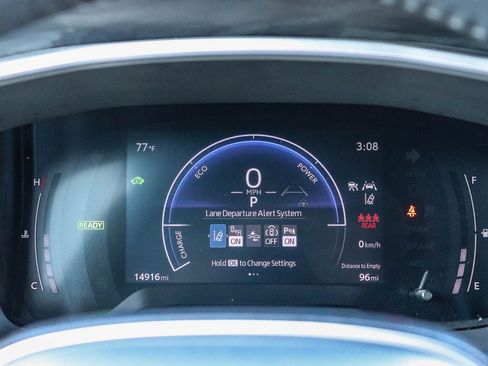 Used 2023 Toyota Corolla Cross AWD Hybrid image 29
