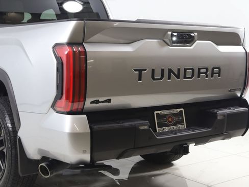 Used 2025 Toyota Tundra Limited AWD/4WD image 23