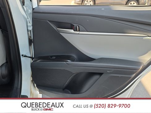 Used 2025 Toyota Camry SE w/ Convenience Package image 24