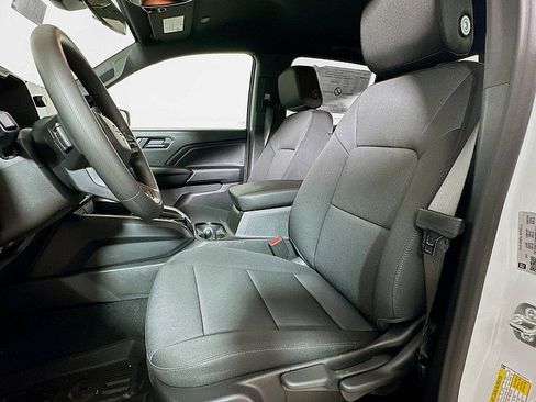 Used 2025 Chevrolet Colorado Trail Boss image 9