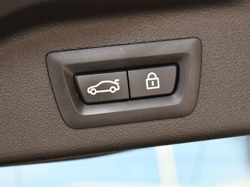 Used 2021 BMW X7 xDrive40i w/ Premium Package 2 image 19