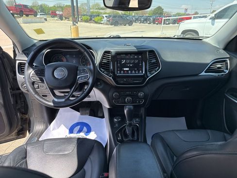 Used 2019 Jeep Cherokee Limited AWD/4WD image 24