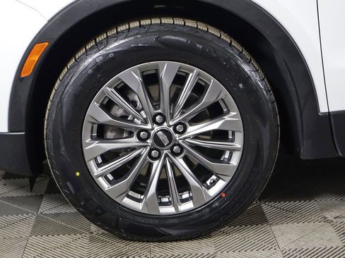 Used 2024 Cadillac XT4 Premium Luxury image 21