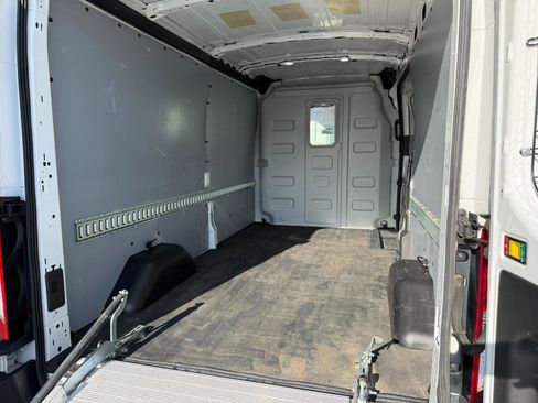 Used 2018 Ford Transit 150 148 Medium Roof RWD image 32